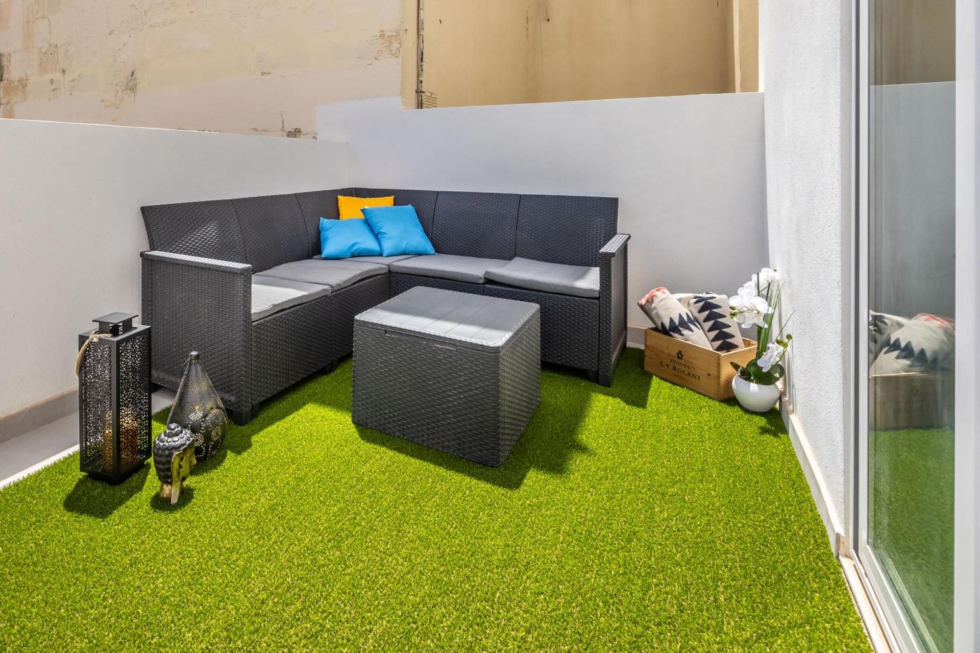 Sleek & Stylish 2Br Accommodation With Large Private Terrace - Close To Saint Julian'S & Tigne Shopping Mall Sliema Dış mekan fotoğraf